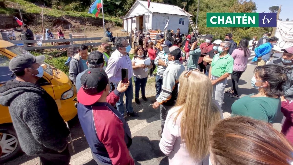 Director De Vialidad Se Reunió Con Los Vecinos De Hualaihué